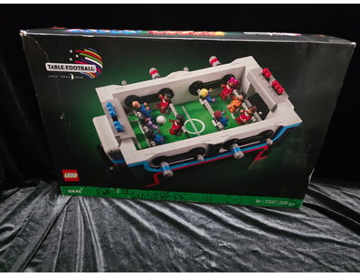 LEGO IDEAS TABLE FOOTBALL SET #21337

Lego Ideas...