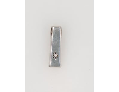 9CT WHITE GOLD AND DIAMOND PENDANT


583010+230...