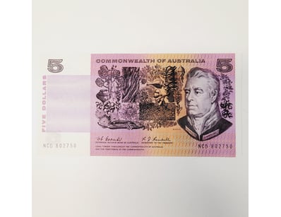 AUSTRALIAN $5 BANKNOTE,  R202 (UNC) 

CV : $375...