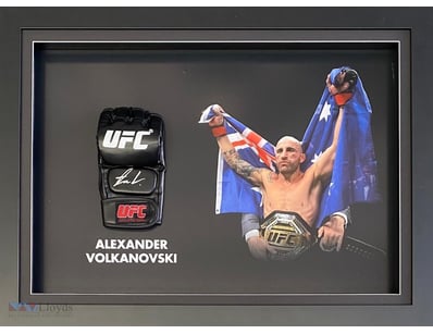 ALEXANDER VOLKANOVSKI PERSOANLLY SIGNED UFC GLOVE ...