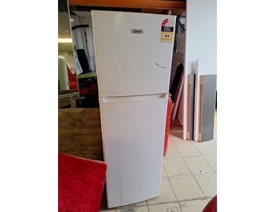 Lemair Refrigerator, Model LTM268W

Dimensions H...