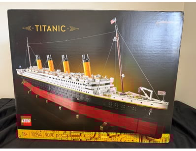 **UNRESERVED** LIFETIME COLLECTION OF LEGO PART... - Lot 400