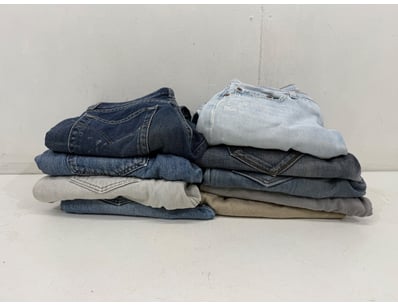 Entire Vintage Clothing Store Liquidation (ON11821) - Lot 72