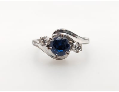 BASE METAL AND GLASS RING


583010+173


