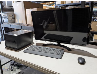 Shuttle Desktop Computer with Screen