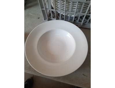 Bowls, white finish, diameter 30.5cm.

SOLD AS LOT...