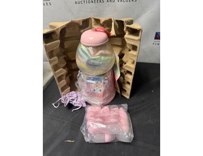 SMALL DESK GUMBALL MACHINE WITH CLEAR CAPSULES

...