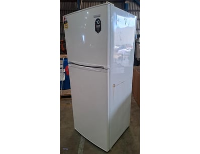 Top mount Changhong 377L Fridge Freezer in white, ...
