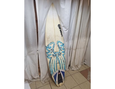 Surfboard

Dimensions Approx H:4cm W:47cm D:185cm...