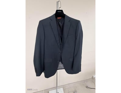 MILANO 3 PIECE POLYESTER MEN SUIT

Material: Polye...