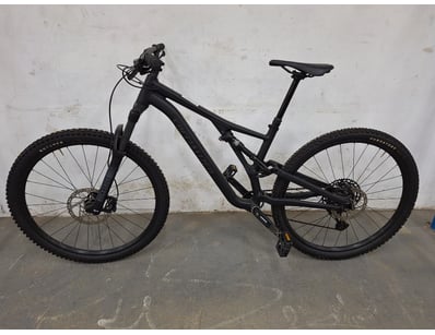 Police Seized Property & Unclaimed Jewellery (A... - Lot 420