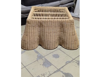 Cane Ottoman, wavy design, missing cushion

Dimens...