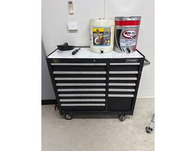 Dream Racing Team Workshop Closure (VICA1000) - Lot 75