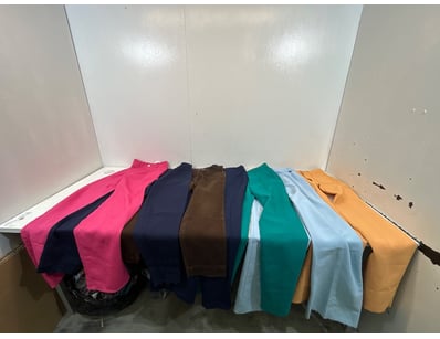 Entire Vintage Clothing Store Liquidation (ON11... - Lot 123