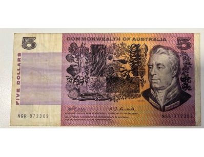 COMMONWEALTH OF AUSTRALIA FIVE DOLLARS BANKNOTE
...