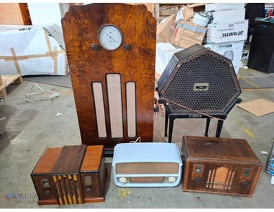COLLECTION OF FIVE VINTAGE VALVE RADIOS AND AUDIO ...