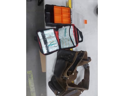 Assorted Lot containing 2 Levels, first aid kit, e...