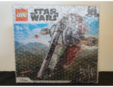 **UNRESERVED** LIFETIME COLLECTION OF LEGO PART... - Lot 681