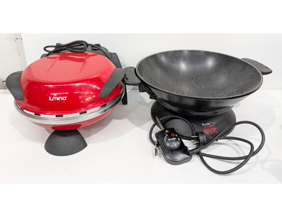 Lot comprises two electric tabletop cooking applia...