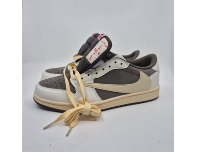 Designer Vault (A984) - Lot 7620