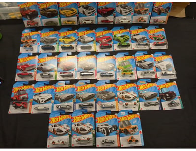 36 X ASSORTED HOT WHEELS INCLUDING FORD GT40, PORS...