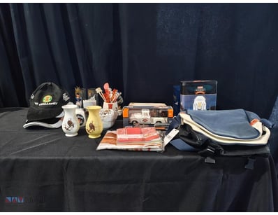 AUSTRALIAN COLLECTIBLES LOT - V8 SUPERCARS MEMORAB...