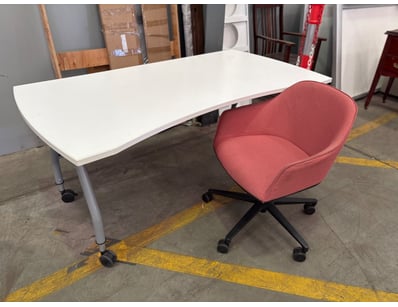 Sporting Gear, Home & Decor (WAA980) - Lot 125