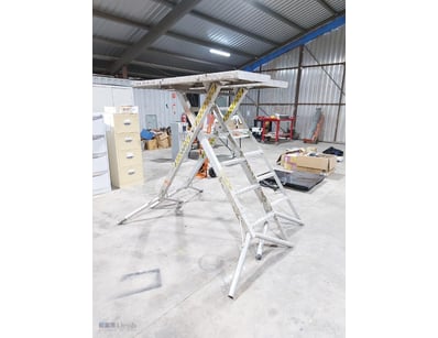 2x Aluminium industrial work trestle featuring a r...