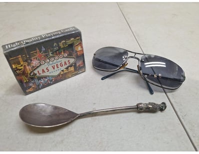 The Curio Collection (A990) - Lot 1035