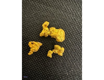 0.909 GRAMS AUSTRALIAN GOLD NUGGETS

Dimensions: H...