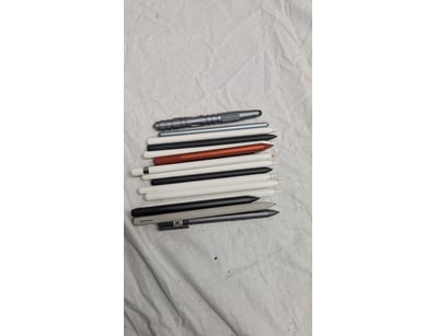 UNRESERVED Airport - Lost Property (A980) - Lot 257