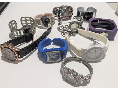 Affordable Watch Market (A1006) - Lot 6522