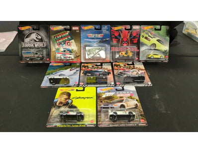 COLLECTION OF ASSORTED HOT WHEEL CARS INCLUDING 20...