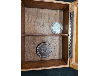BRITISH COMMEMORATIVE COIN COLLECTION WITH PRESENT...