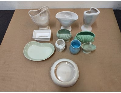 COLLECTION OF RAYNHAM CERAMIC TABLEWARE AND DECORA...