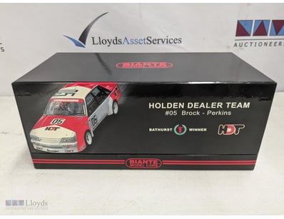 BIANTE MODEL CARS - HOLDEN DEALER TEAM #05 VK COMM...