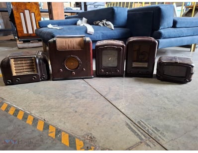 COLLECTION OF FIVE VINTAGE BAKELITE VALVE RADIOS, ...