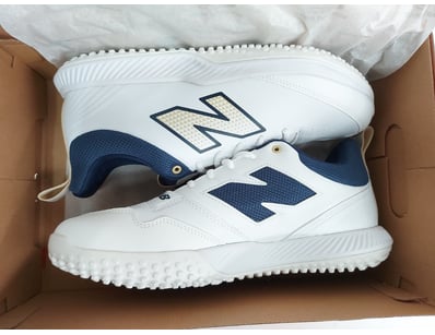 BRAND NEW

New Balance CK4020N5 athletic sneaker...