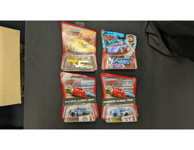 DISNEY,PIXAR CARS

1X Jay Limo 
1X Easy Idle 
1X...