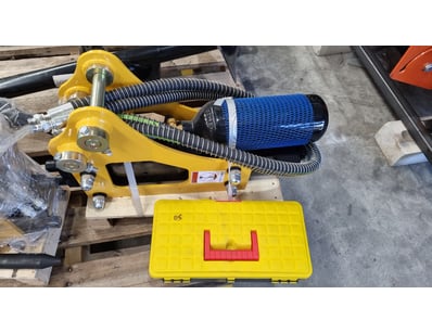 FACTORY DIRECT Portables, Containers & Machinery - Lot 31