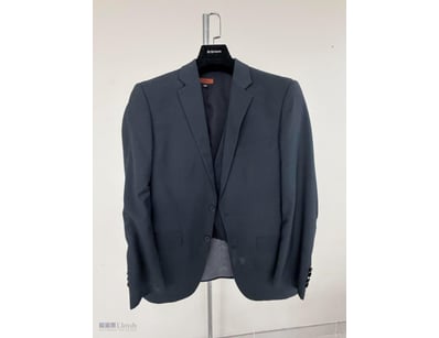 MILANO 2 PIECE POLYESTER MEN SUIT SIZE 96

Materia...
