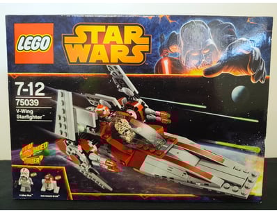 **UNRESERVED** LIFETIME COLLECTION OF LEGO PART... - Lot 705