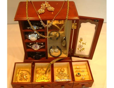 The Curio Collection (A991) - Lot 608