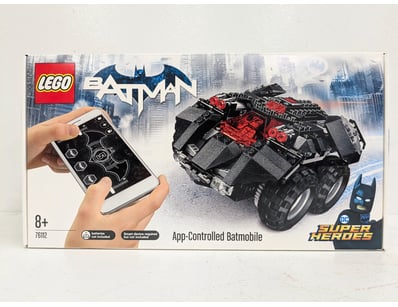 LEGO Batman App-Controlled Batmobile Set 76112. Th...
