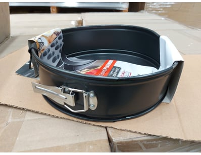 BOX LOT - QTY x  6 Tuff Street bakeware comprising...