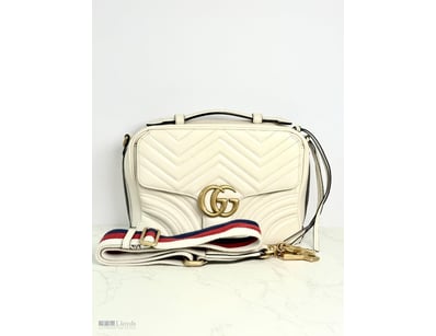 GUCCI MARMONT CAMERA WHITE BAG

Item Size: Height:...