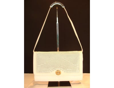 The Curio Collection (A982) - Lot 512