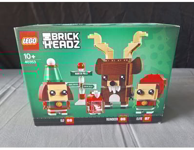 **UNRESERVED** LIFETIME COLLECTION OF LEGO PART... - Lot 301