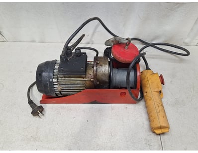 Electric Wire Hoist, 240v, With Hand Control, Unkn...