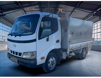 <b>2003 Toyota Dyna 300 Single Cab Chassis - White...